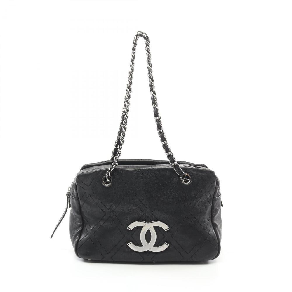 CHANEL Diamond Stitched tote bag black leather